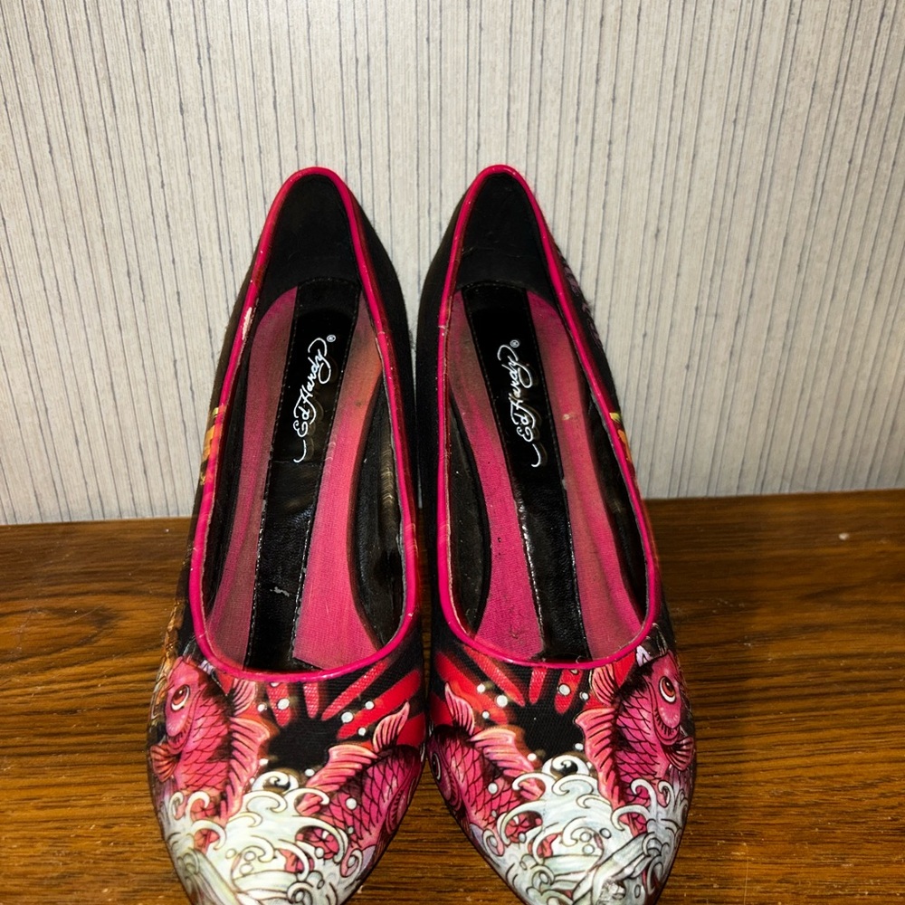 Ed Hardy Women's Pink and Black Graphic Heels